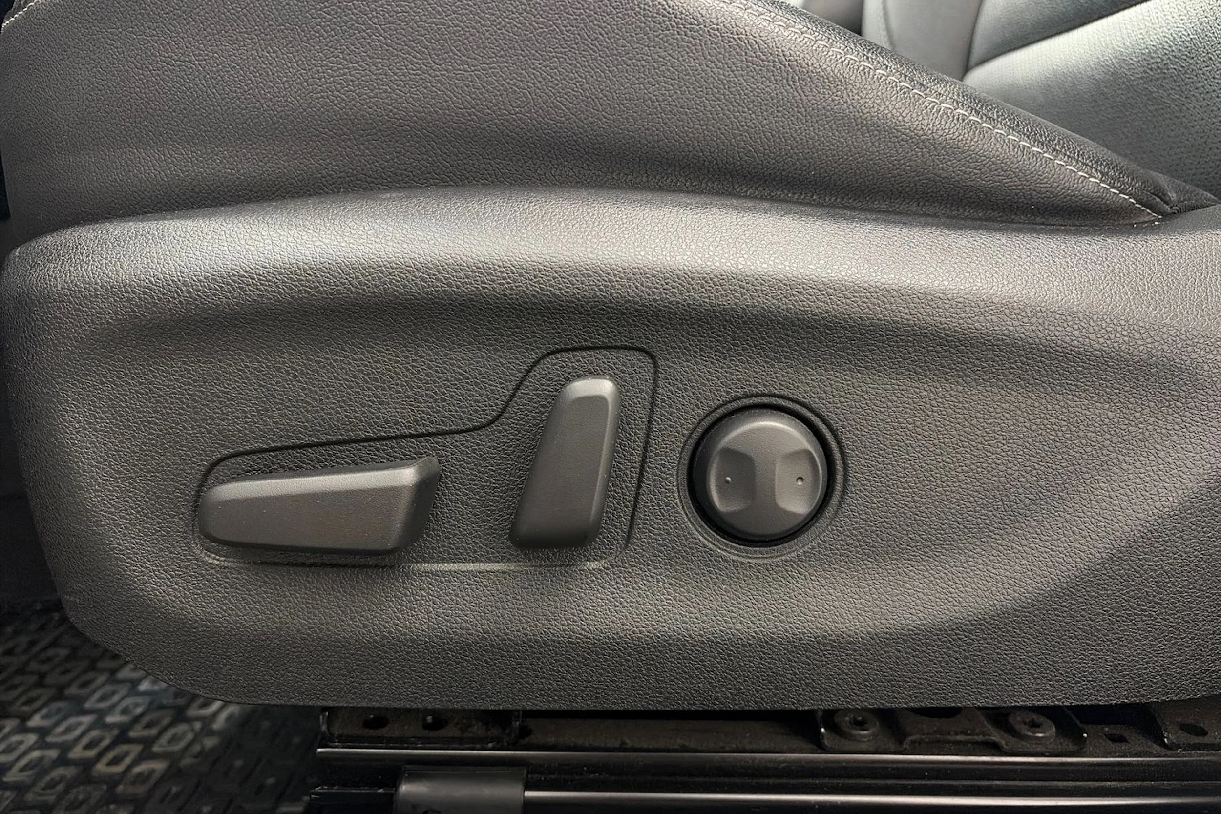 valkoinen Kia Niro 2020 kuva 17.