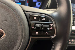 valkoinen Kia Niro 2020 kuva 20.
