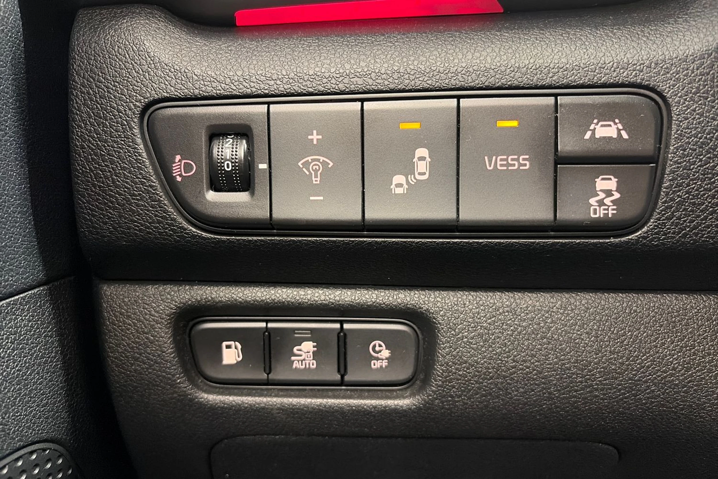 valkoinen Kia Niro 2020 kuva 25.