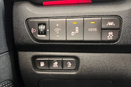 valkoinen Kia Niro 2020 kuva 25.