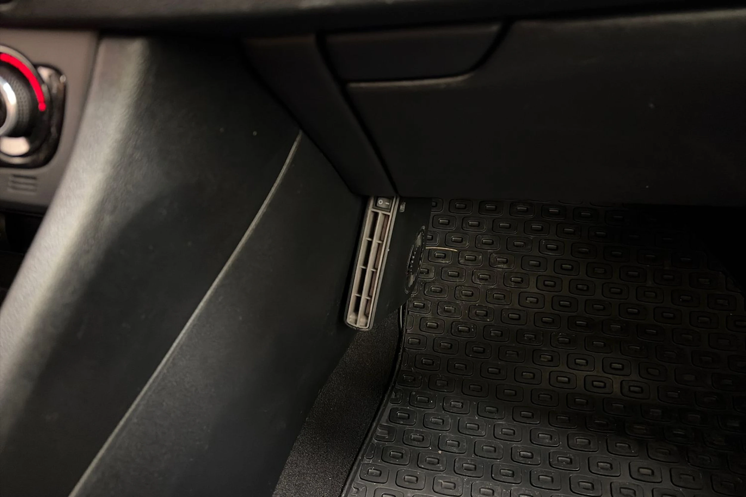 valkoinen Kia Niro 2020 kuva 27.