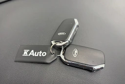 valkoinen Kia Niro 2020 kuva 32.