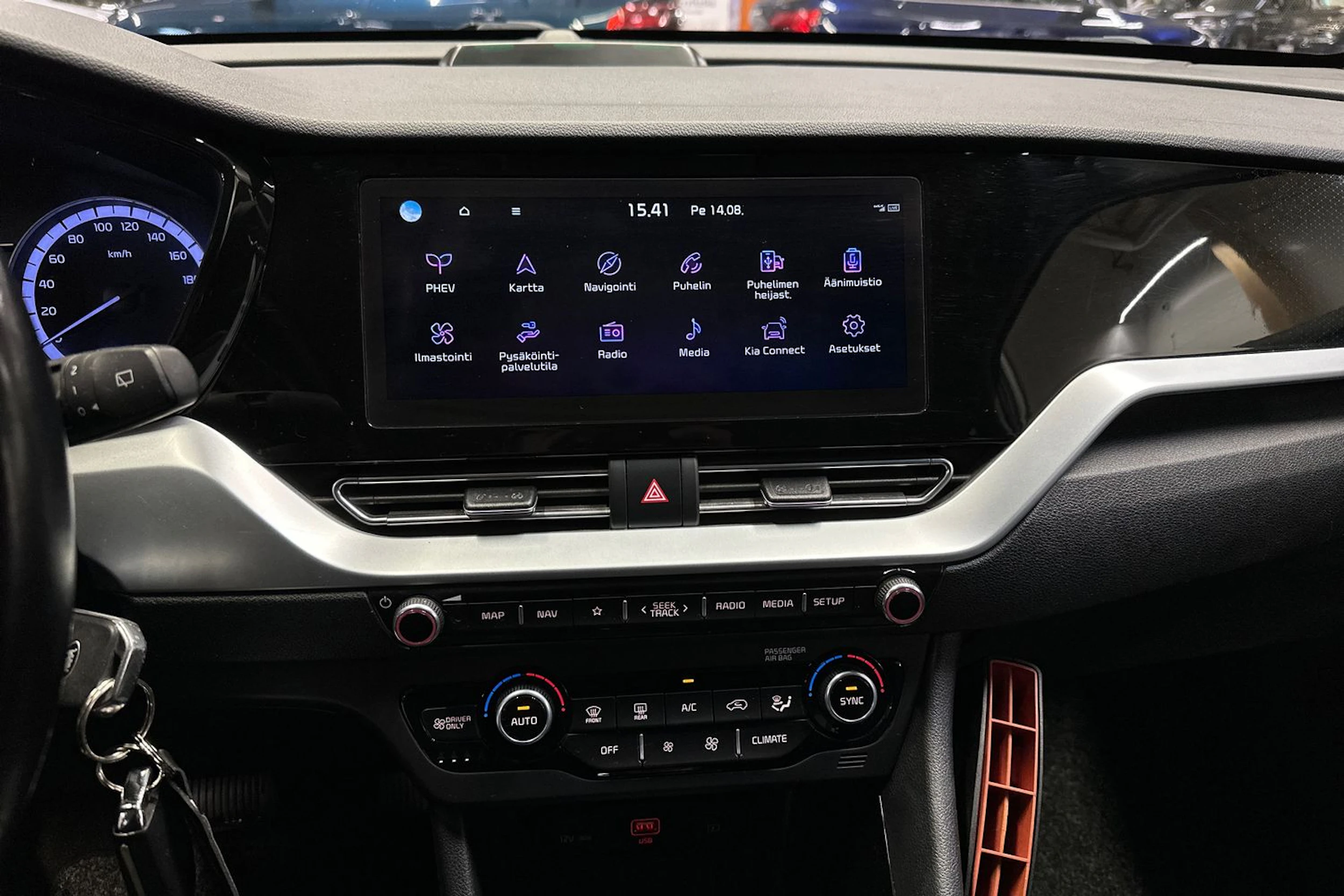 harmaa Kia Niro 2020 kuva 18.
