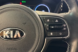 sininen Kia Niro 2021 kuva 18.