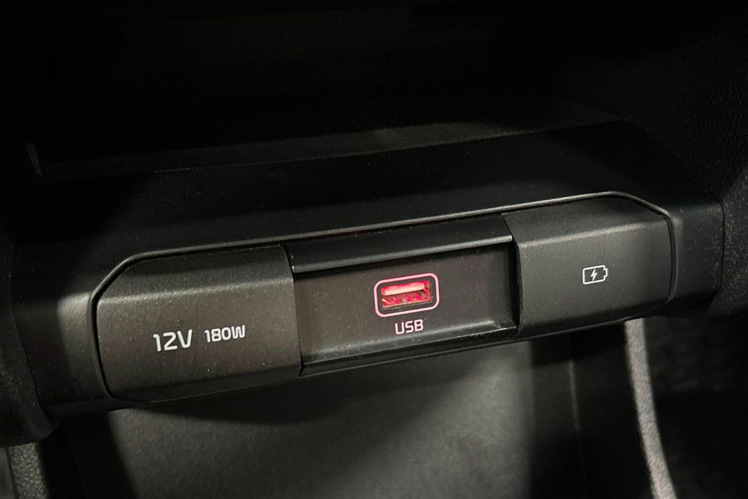 sininen Kia Niro 2021 kuva 28.