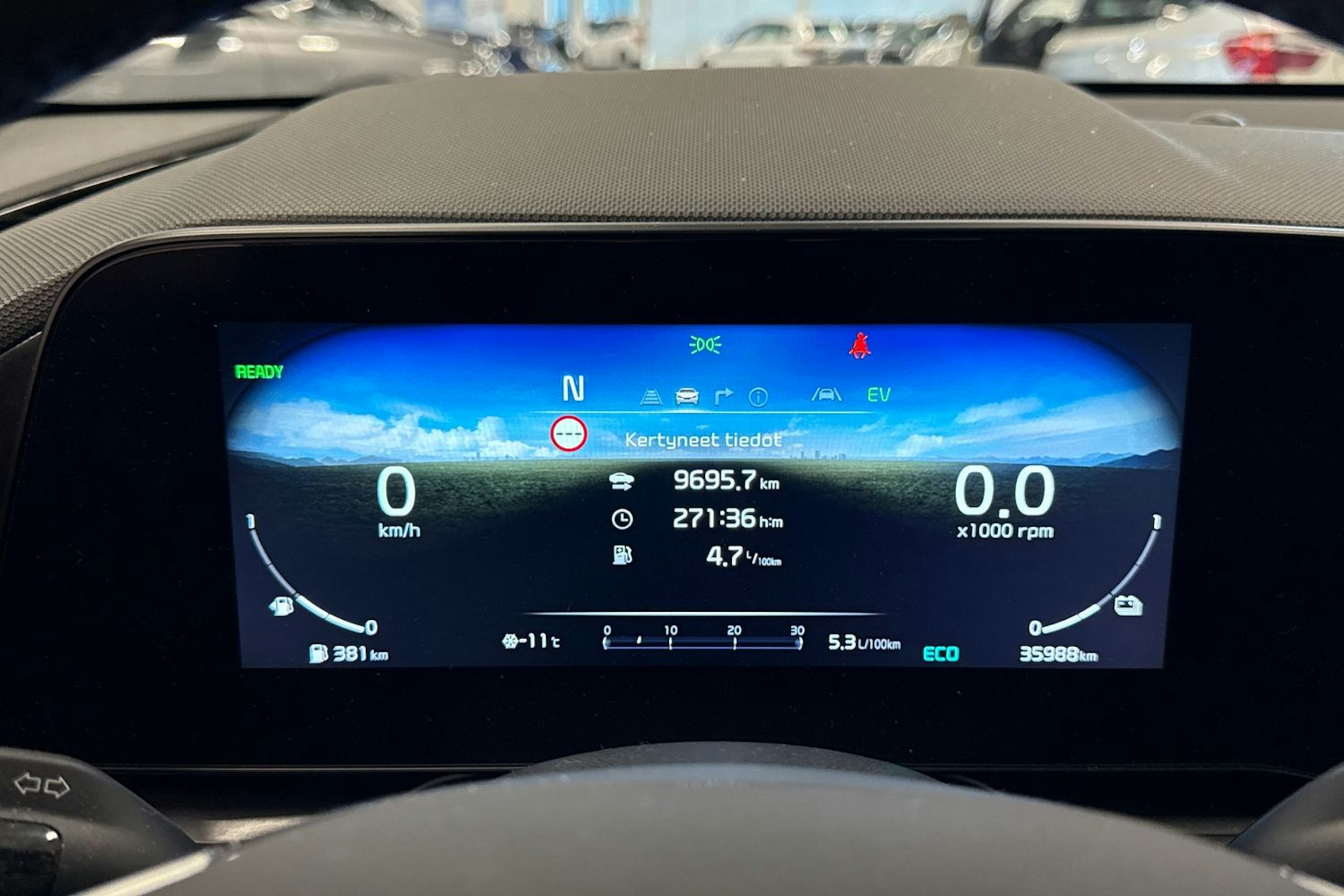 oranssi Kia Niro 2022 kuva 17.