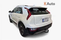valkoinen Kia Niro 2022 kuva 2.