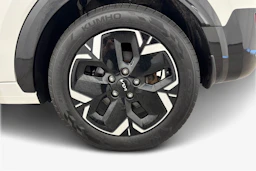 valkoinen Kia Niro 2022 kuva 9.