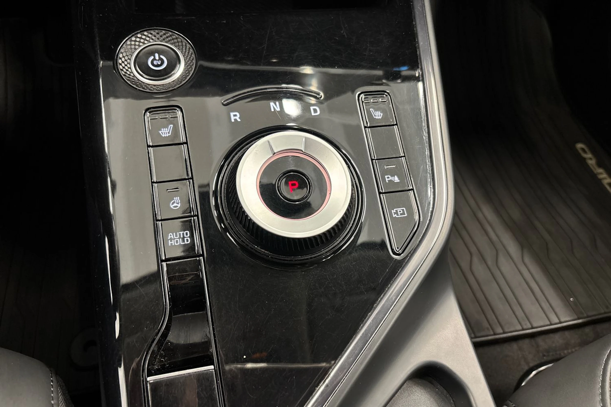 valkoinen Kia Niro 2022 kuva 14.