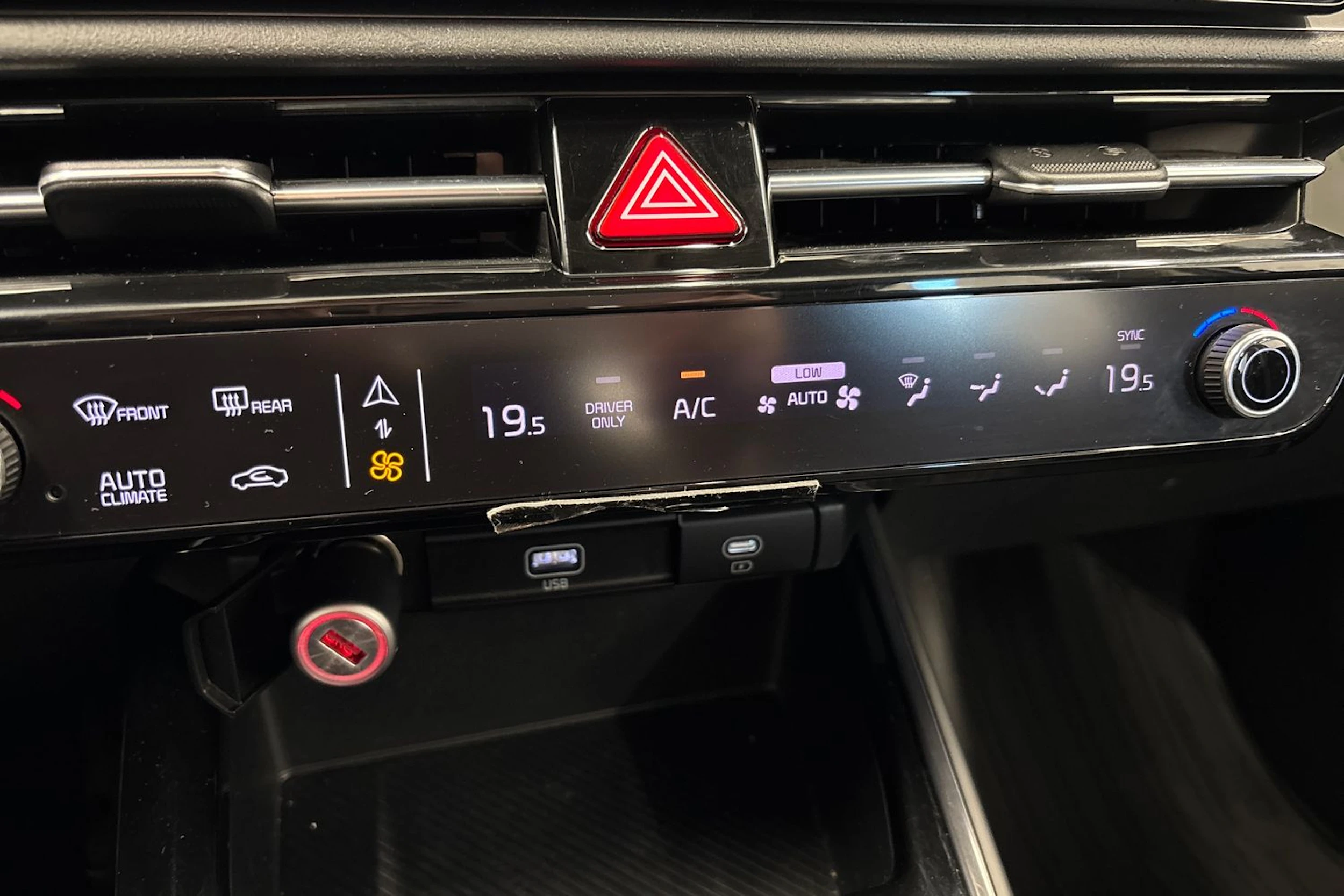 valkoinen Kia Niro 2022 kuva 23.