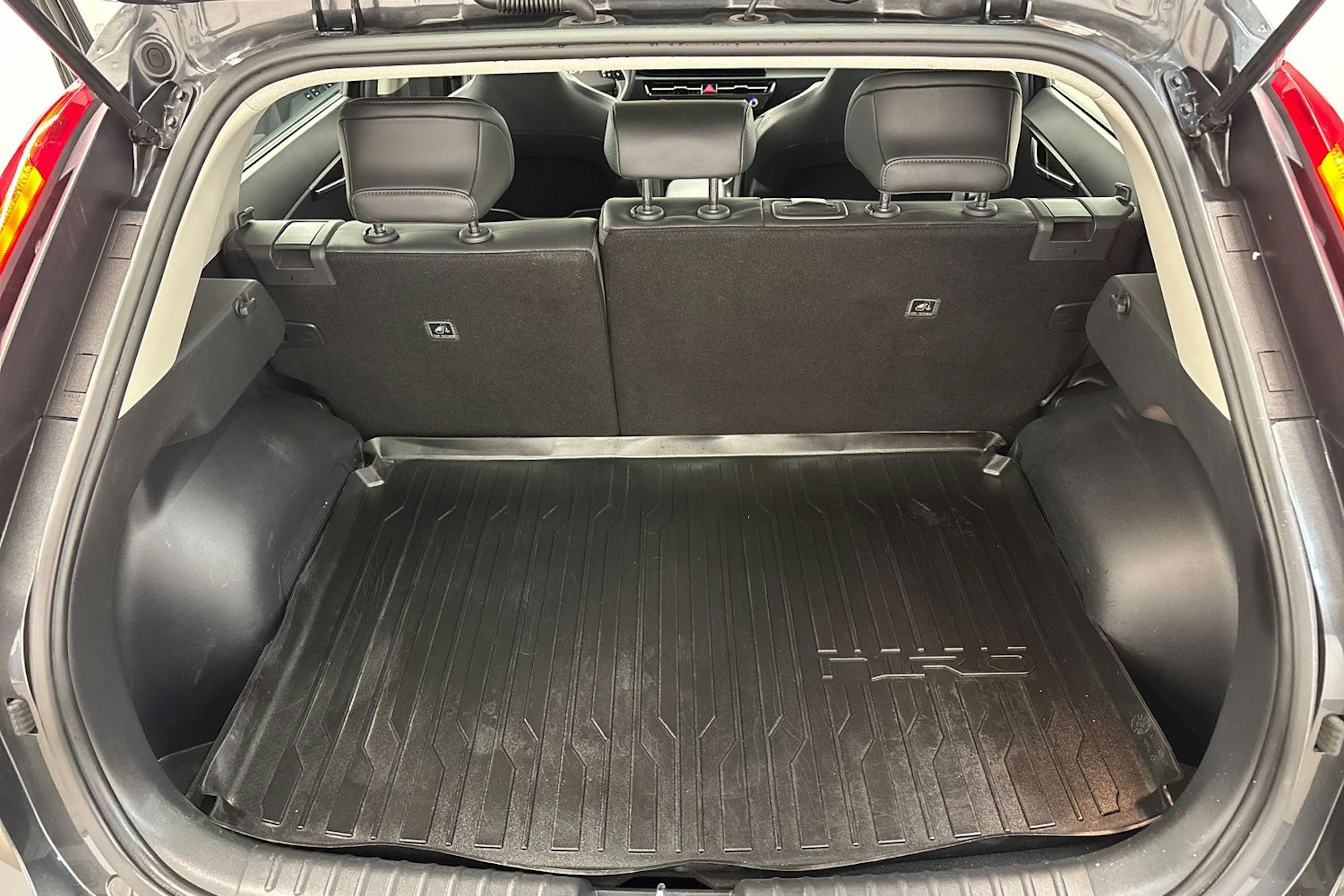 met. harmaa Kia Niro 2022 kuva 14.