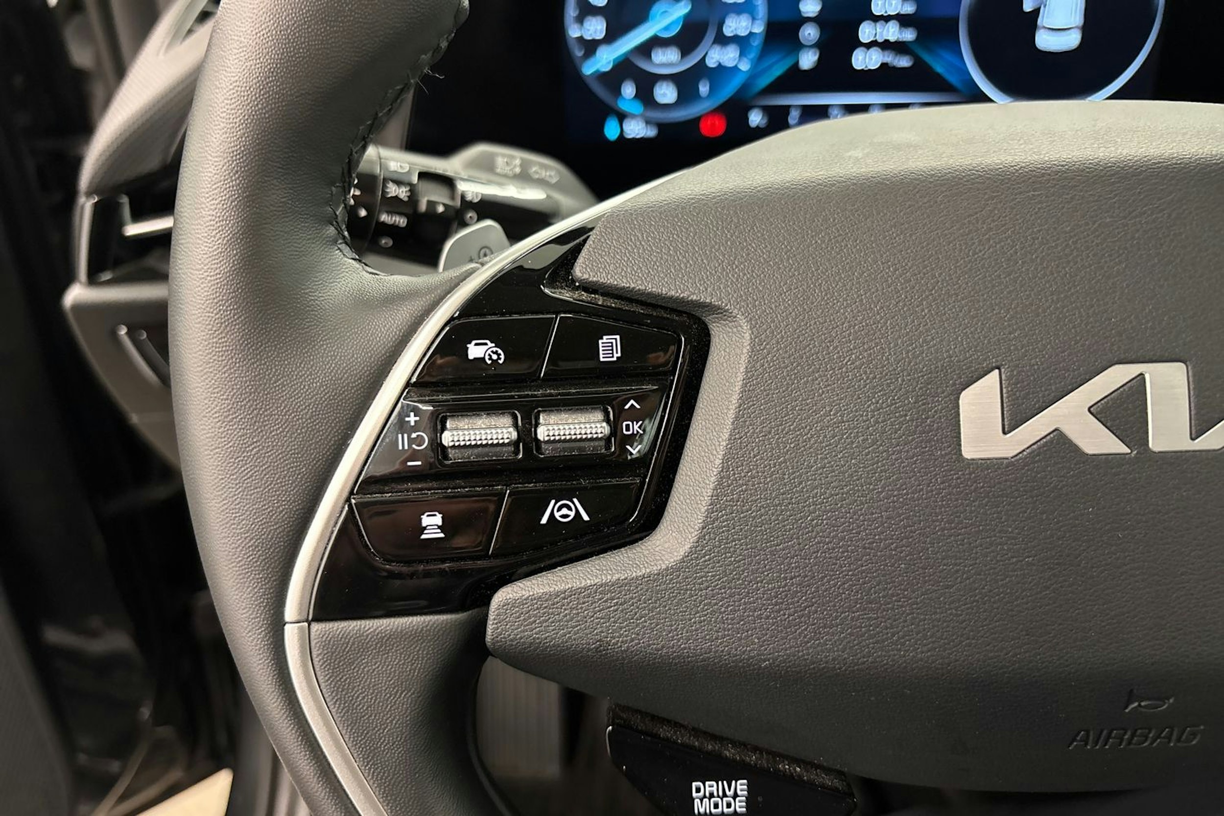 met. harmaa Kia Niro 2022 kuva 16.