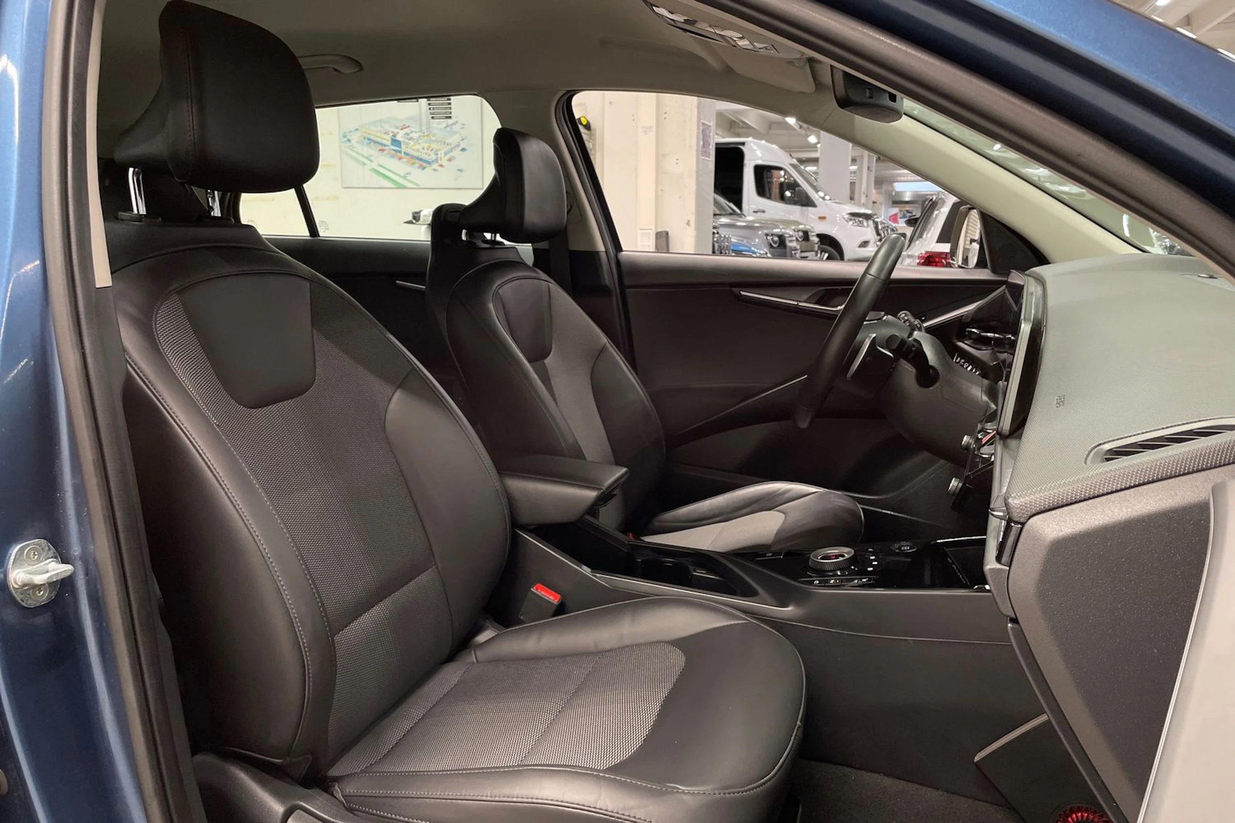Sininen Kia Niro 2022 kuva 30.
