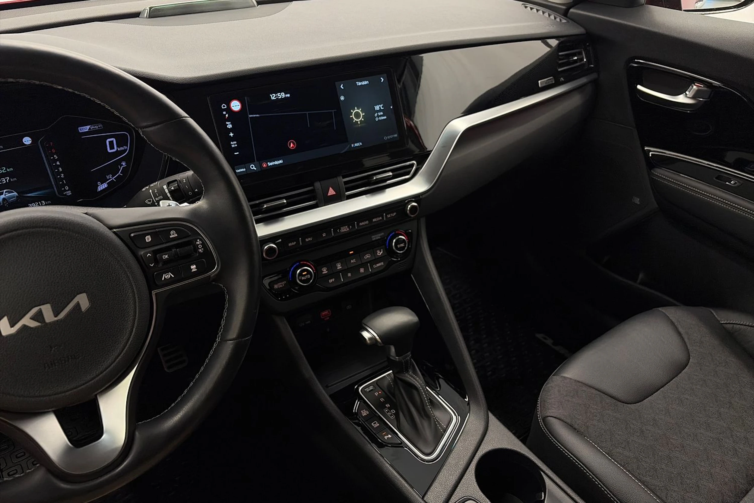 punainen Kia Niro 2022 kuva 21.