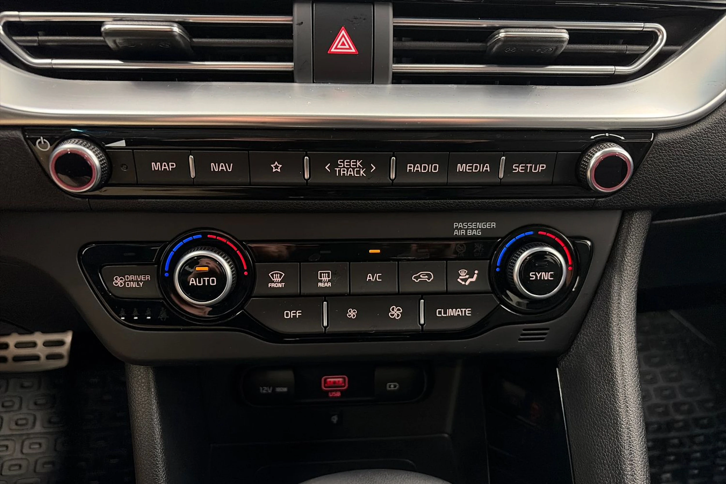 punainen Kia Niro 2022 kuva 22.