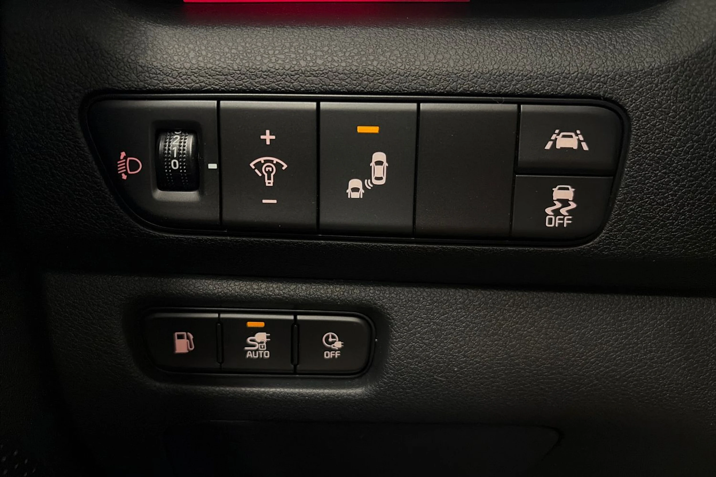 punainen Kia Niro 2022 kuva 25.