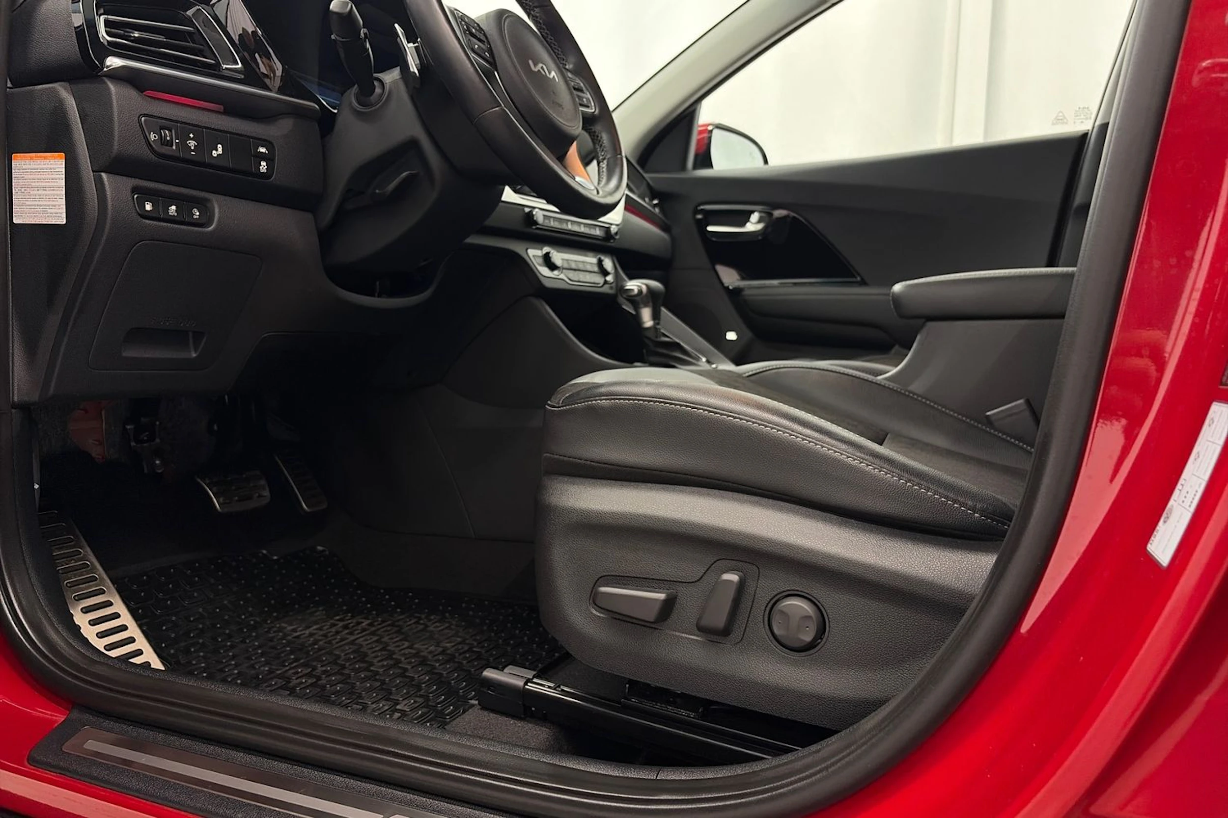 punainen Kia Niro 2022 kuva 27.