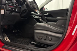 punainen Kia Niro 2022 kuva 27.