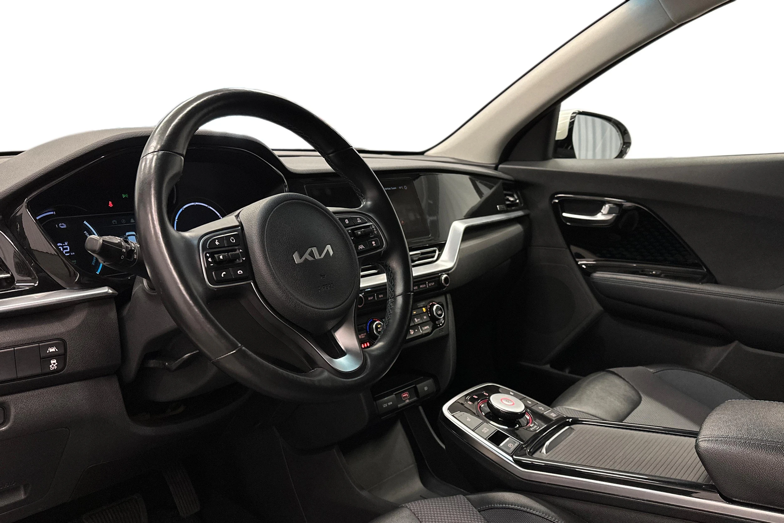 valkoinen Kia Niro 2022 kuva 6.