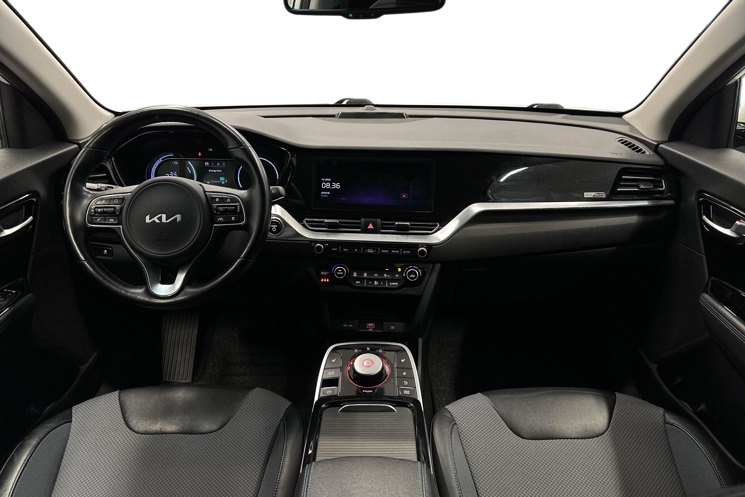 valkoinen Kia Niro 2022 kuva 7.