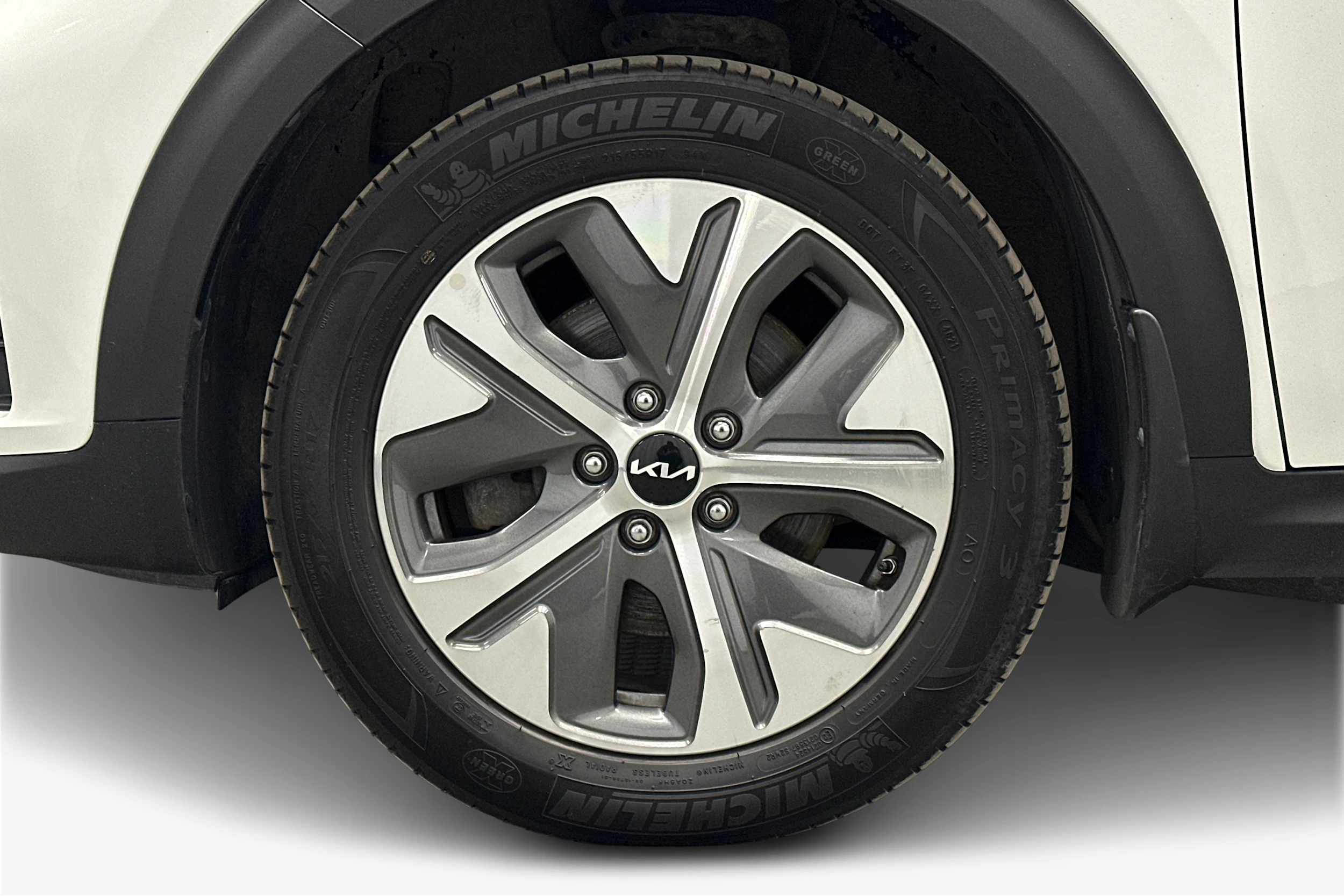 valkoinen Kia Niro 2022 kuva 9.