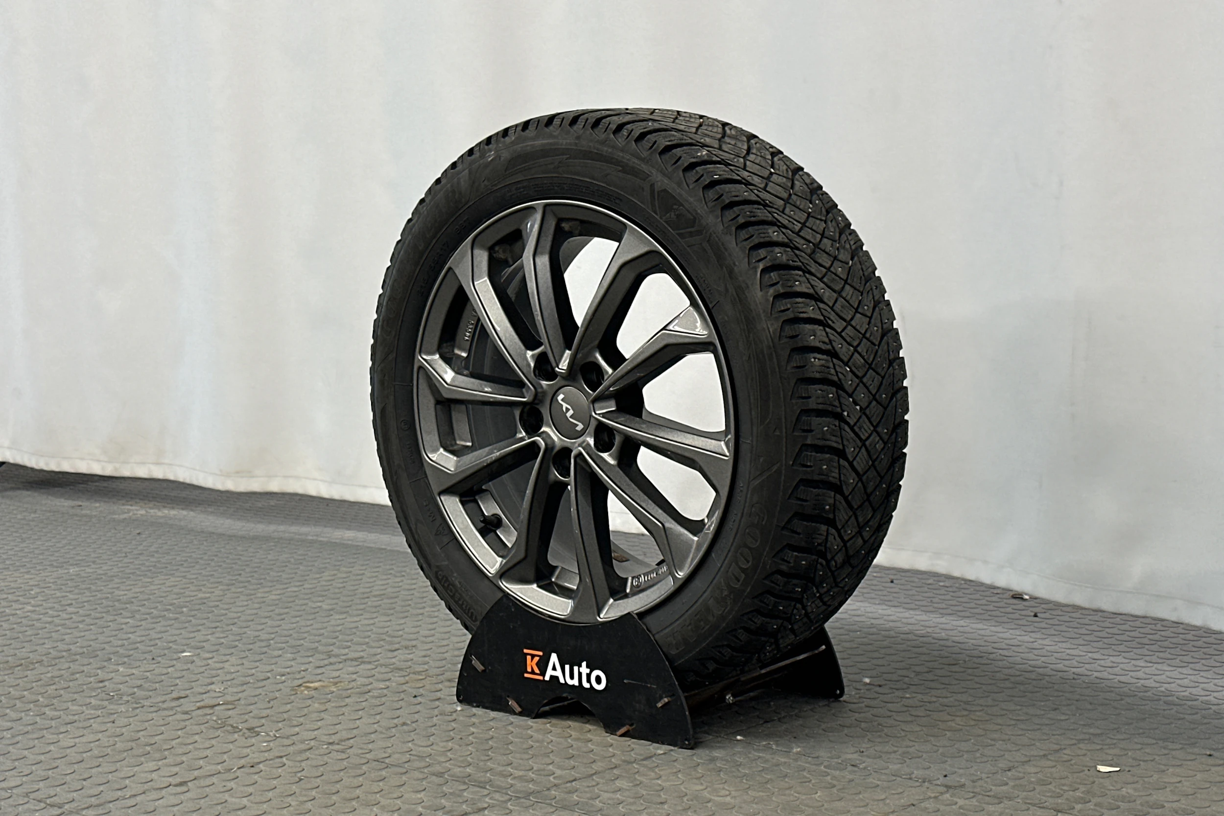 valkoinen Kia Niro 2022 kuva 10.