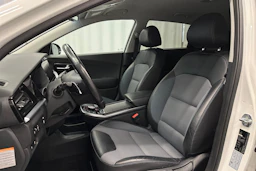 valkoinen Kia Niro 2022 kuva 12.