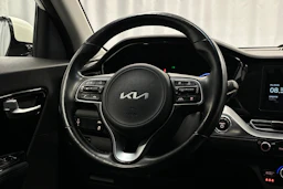 valkoinen Kia Niro 2022 kuva 13.