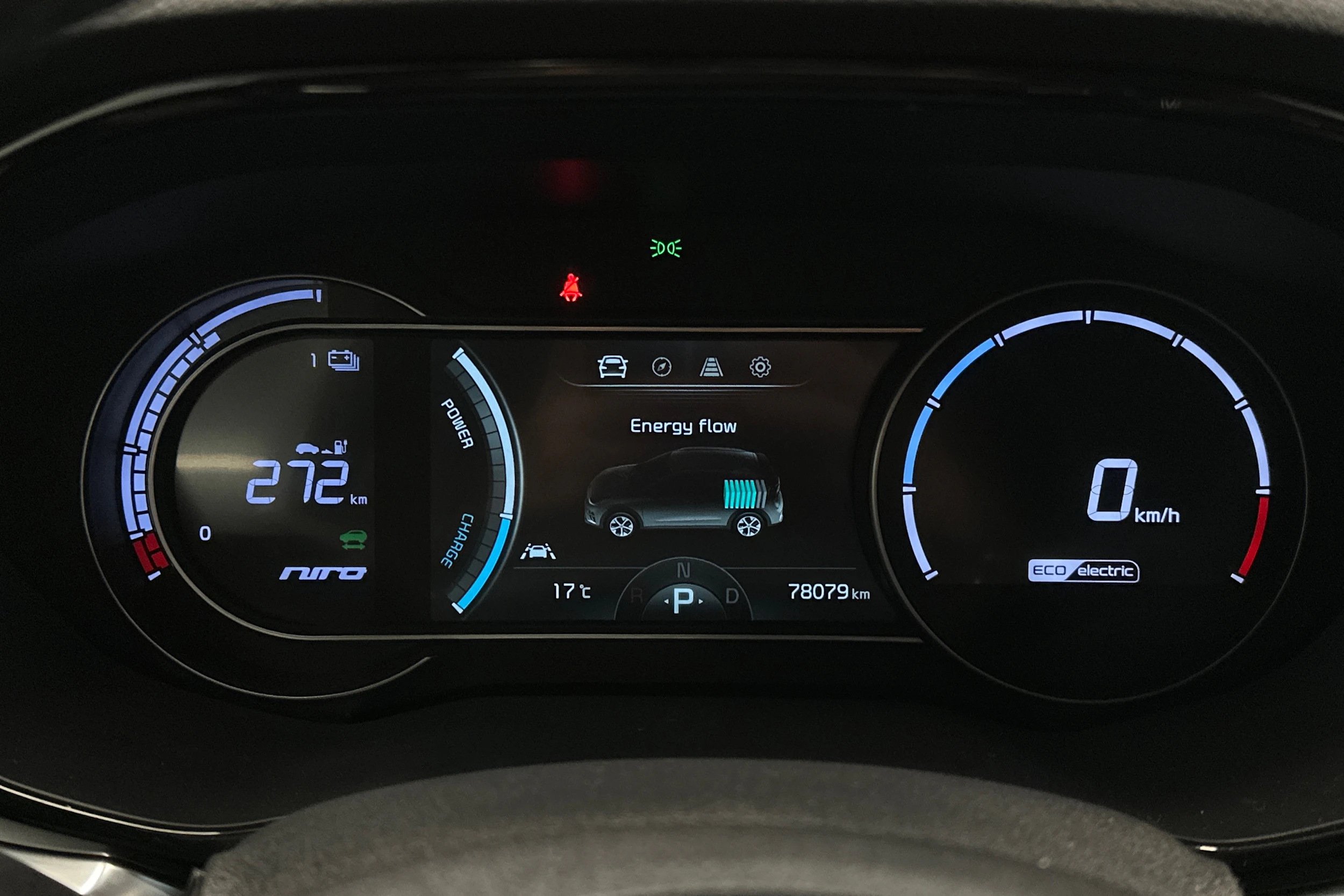 valkoinen Kia Niro 2022 kuva 16.