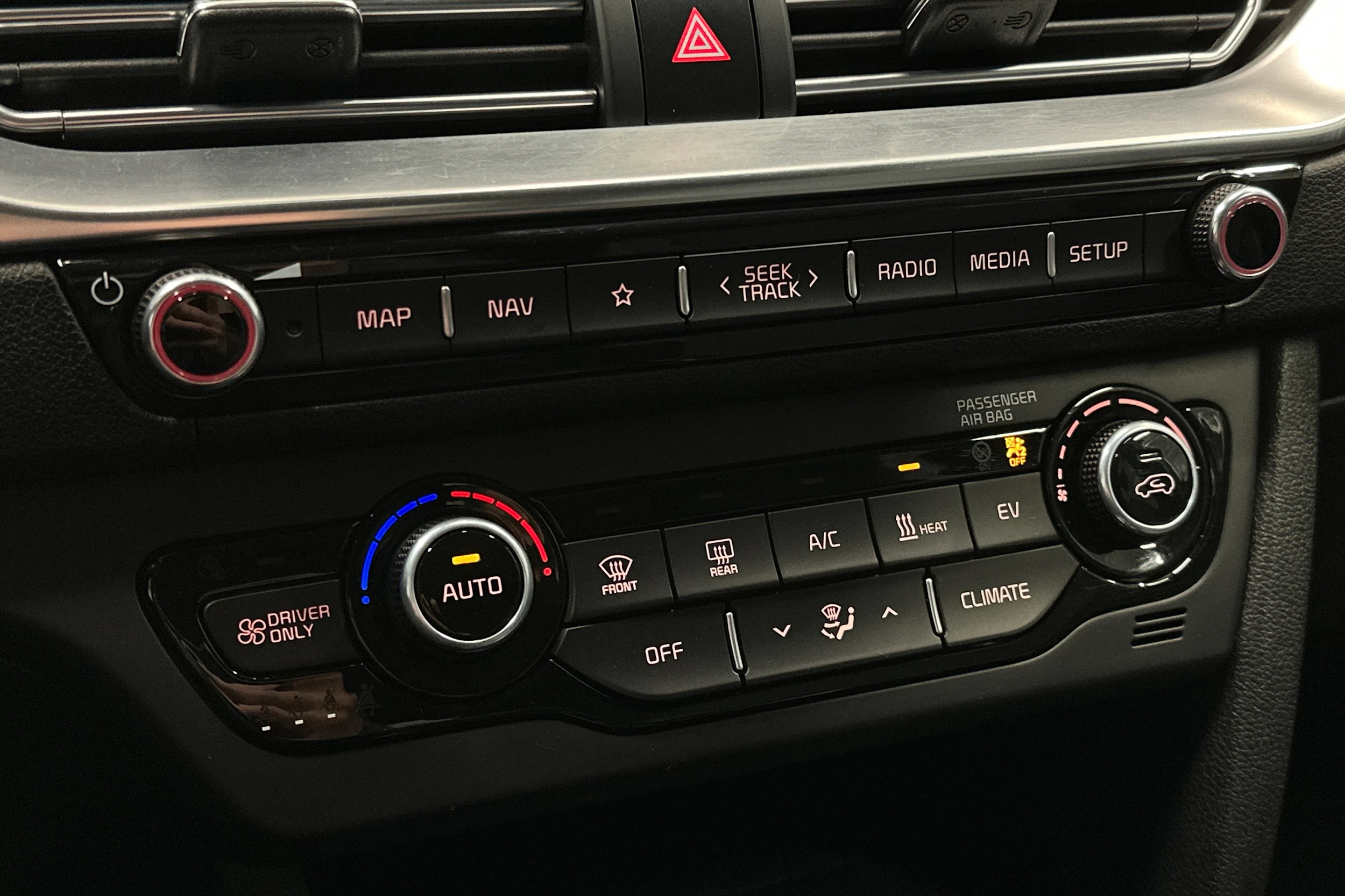 valkoinen Kia Niro 2022 kuva 20.