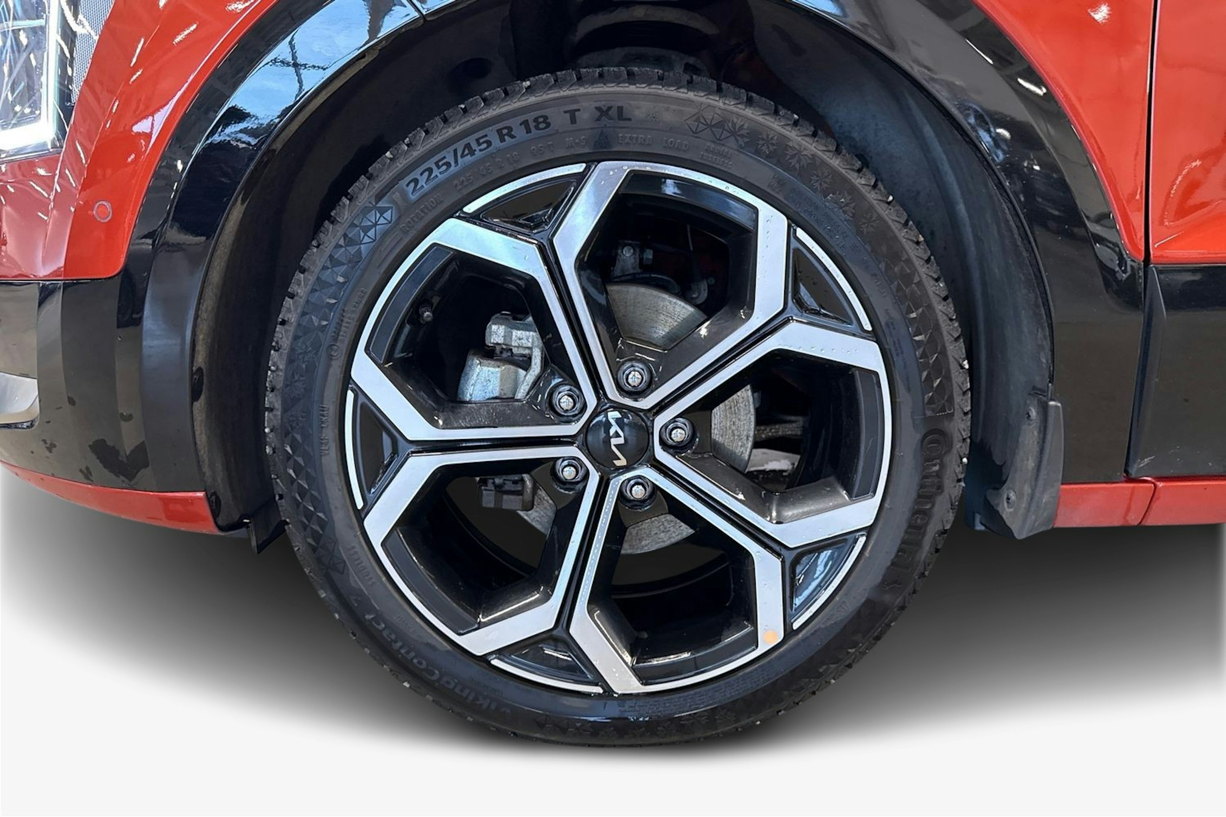 oranssi Kia Niro 2023 kuva 11.