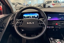 oranssi Kia Niro 2023 kuva 14.