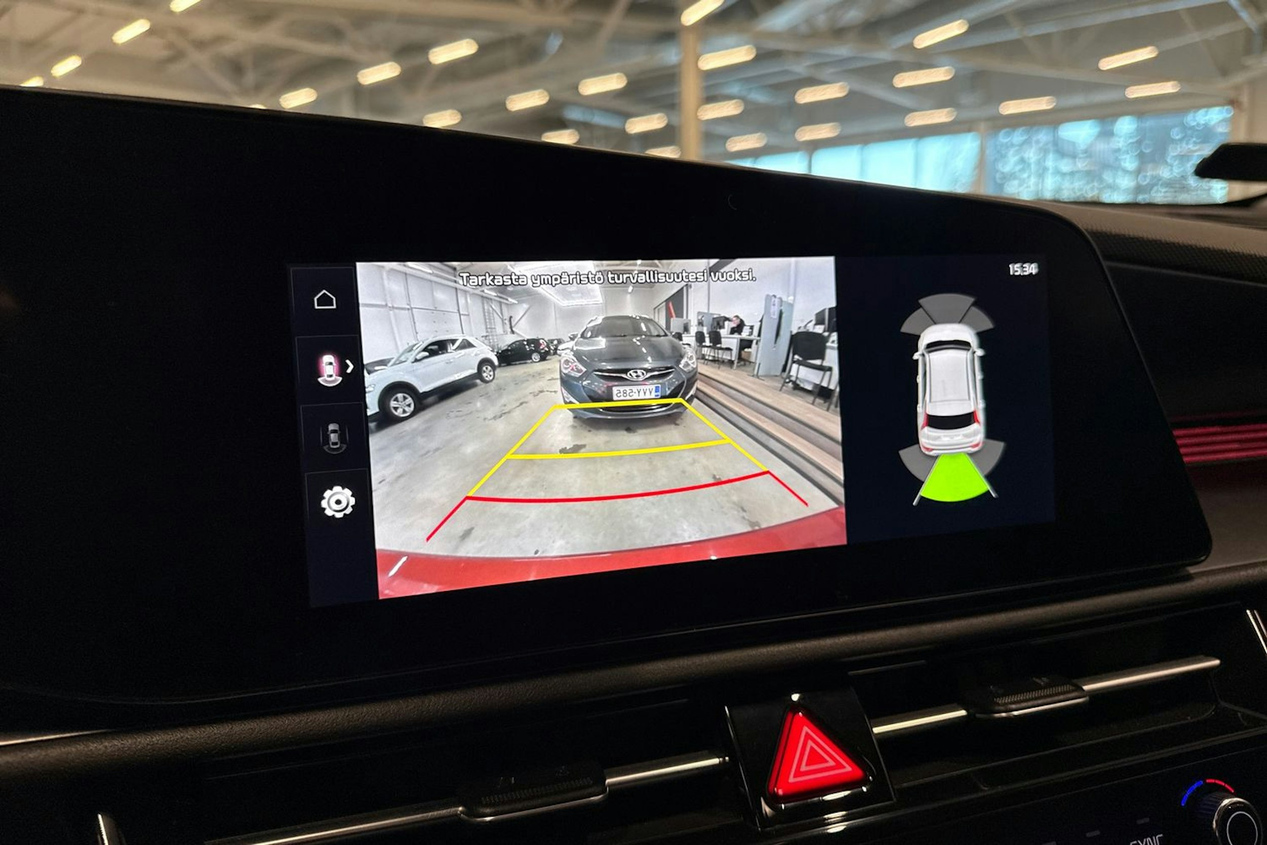 oranssi Kia Niro 2023 kuva 22.