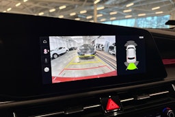 oranssi Kia Niro 2023 kuva 22.