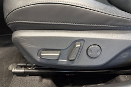 oranssi Kia Niro 2023 kuva 25.