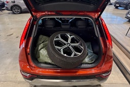 oranssi Kia Niro 2023 kuva 27.