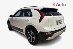 valkoinen Kia Niro 2023 kuva 3.