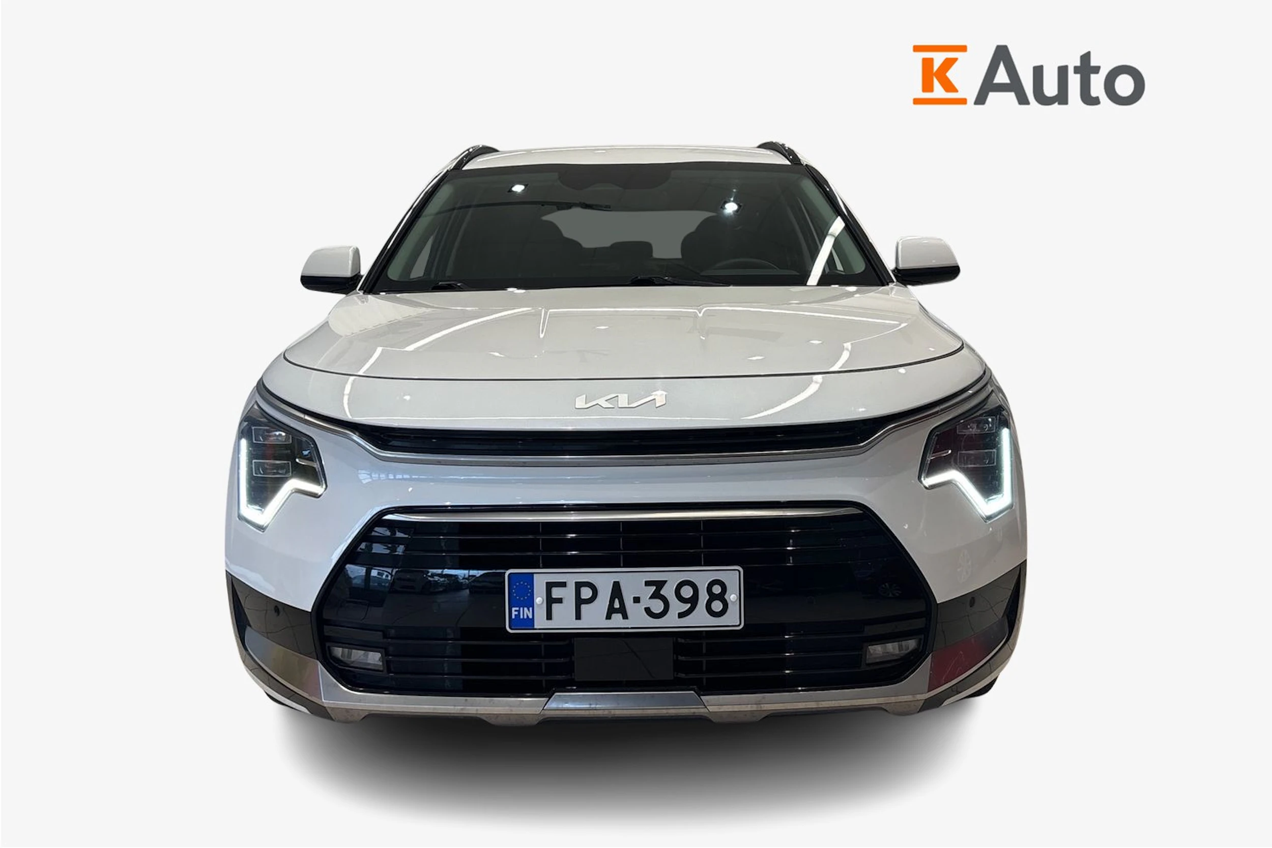 valkoinen Kia Niro 2023 kuva 5.