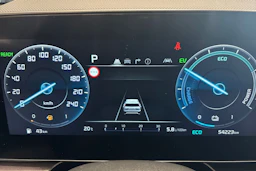 valkoinen Kia Niro 2023 kuva 17.