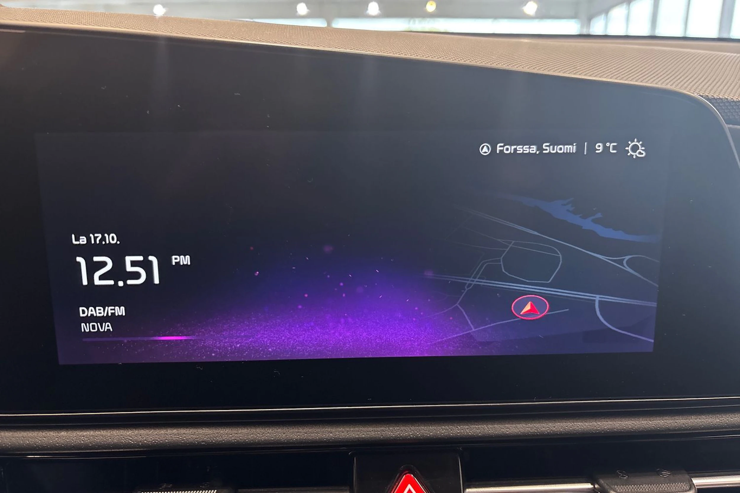 valkoinen Kia Niro 2023 kuva 20.