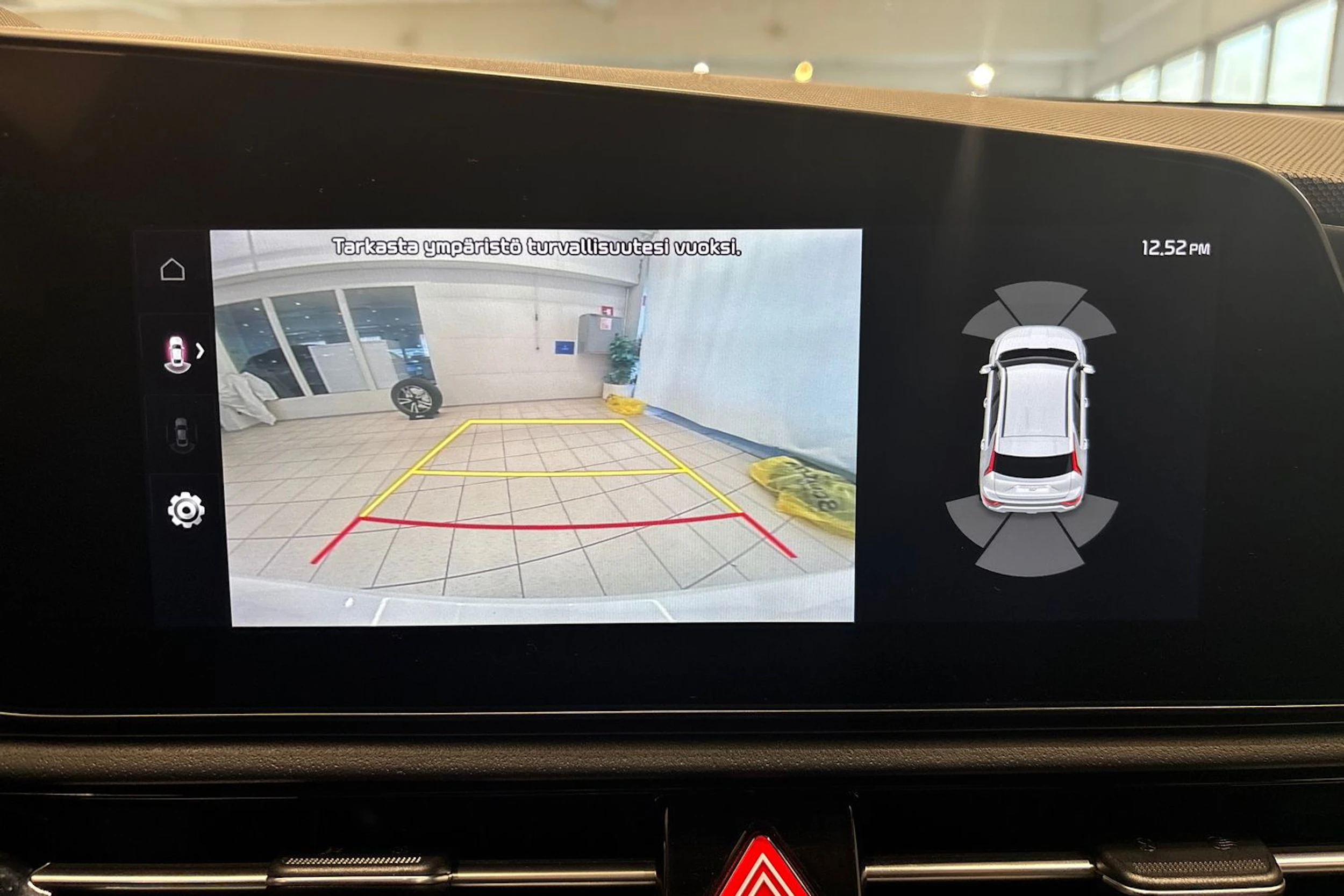 valkoinen Kia Niro 2023 kuva 25.