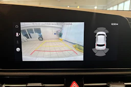 valkoinen Kia Niro 2023 kuva 25.