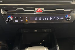 valkoinen Kia Niro 2023 kuva 26.