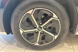 valkoinen Kia Niro 2023 kuva 29.