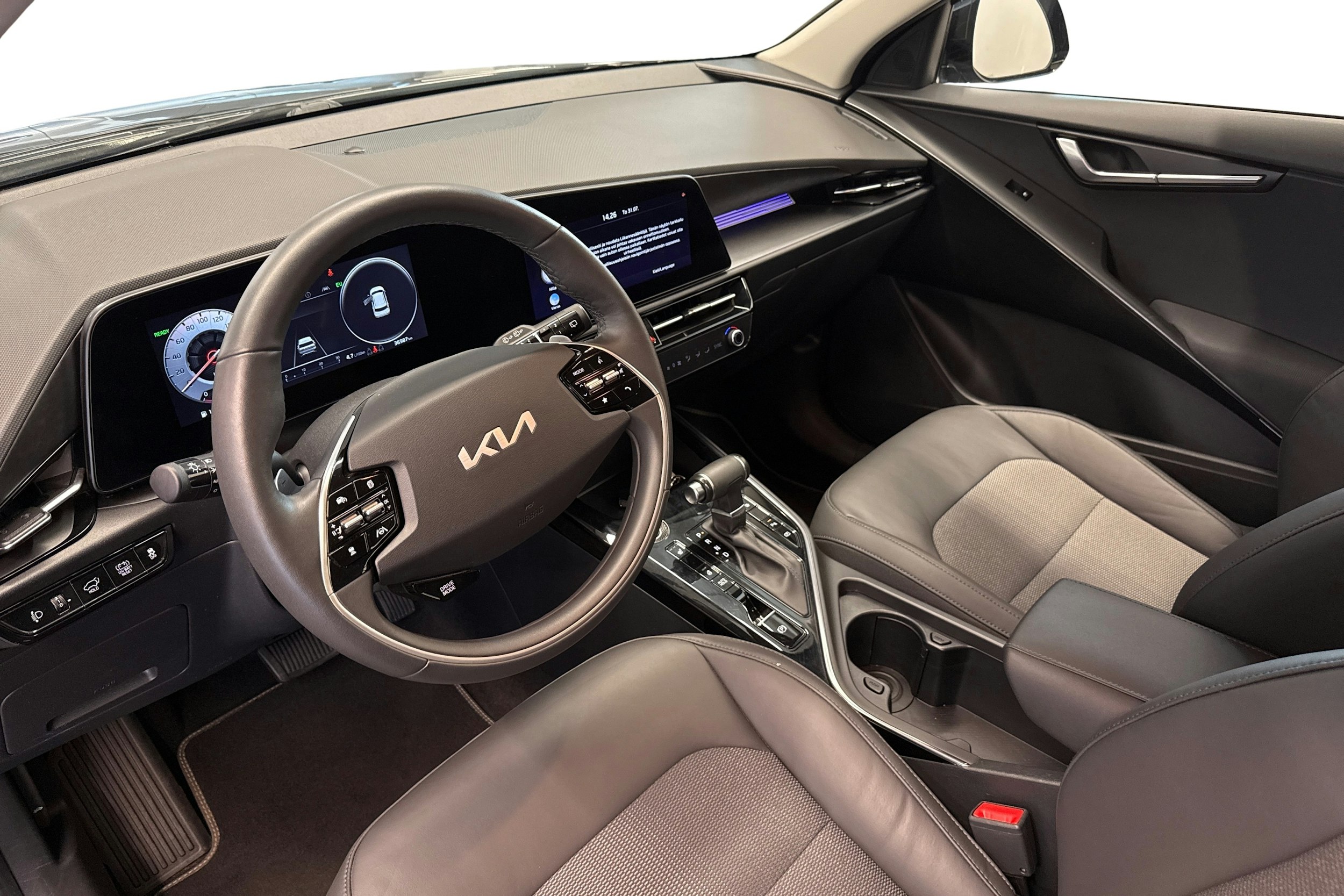 musta Kia Niro 2023 kuva 7.