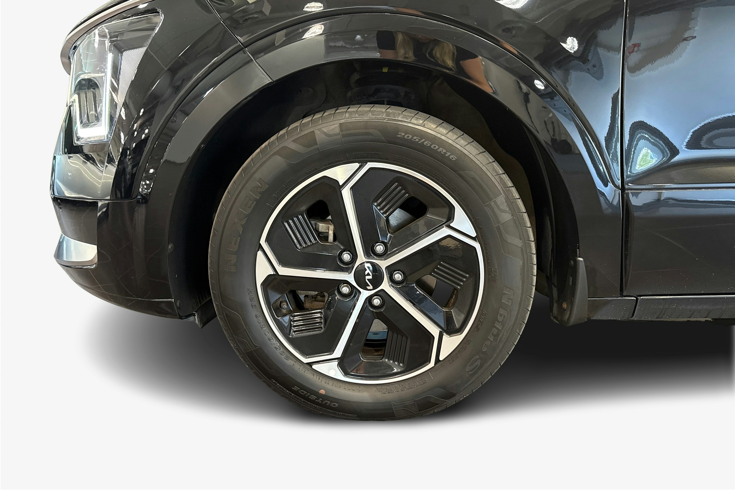 musta Kia Niro 2023 kuva 11.