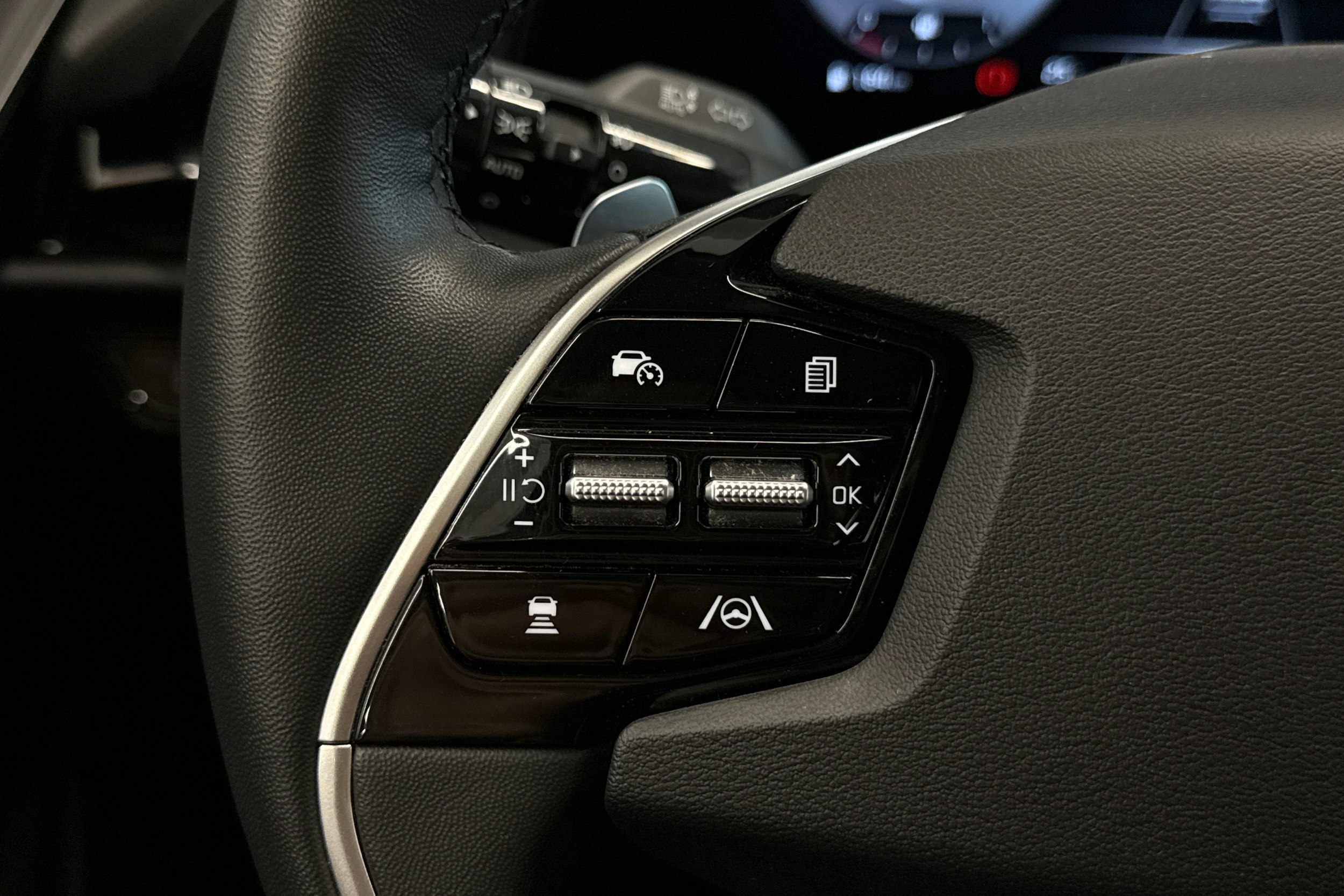 musta Kia Niro 2023 kuva 22.