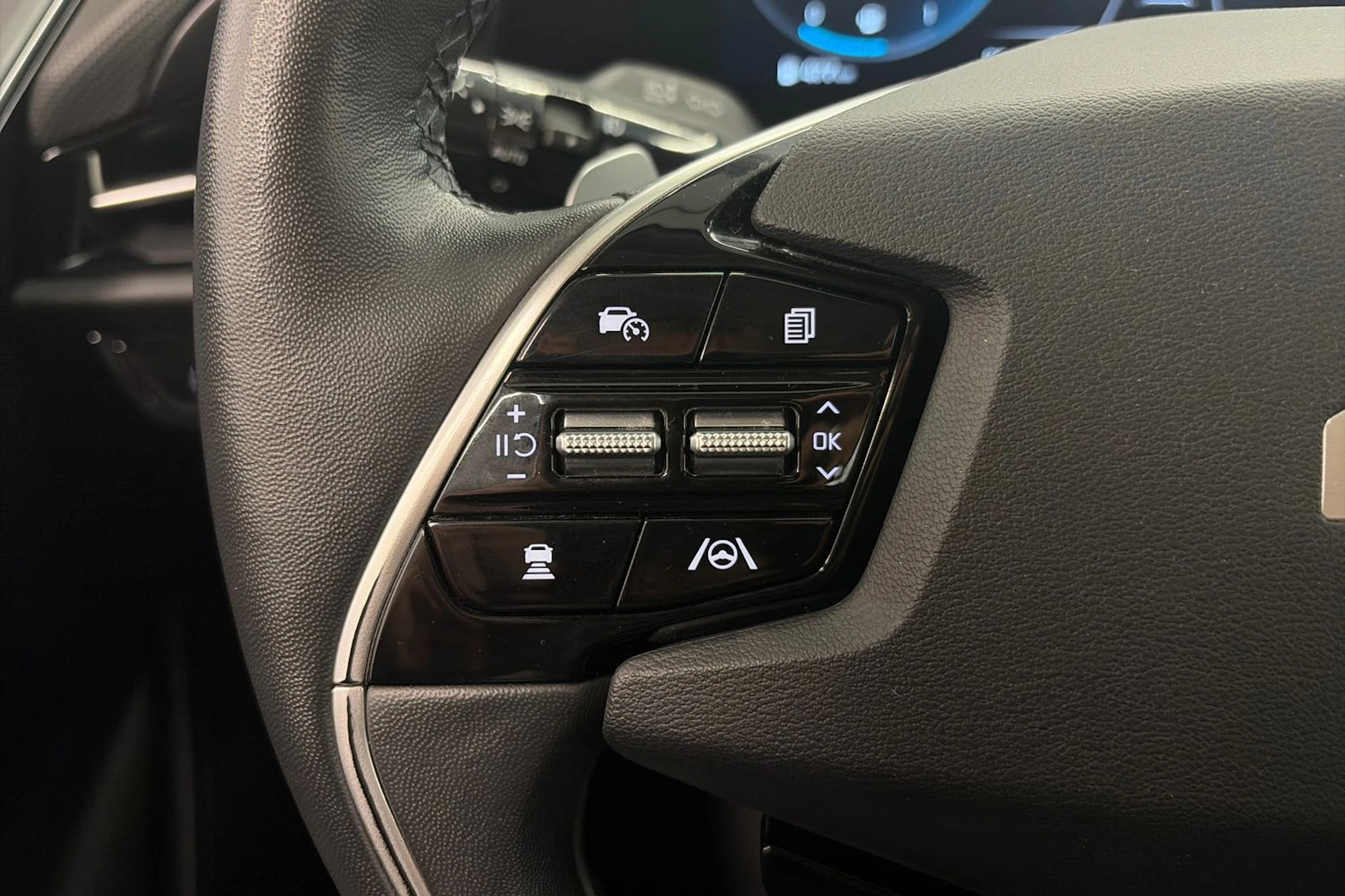 musta Kia Niro 2023 kuva 14.
