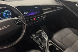 musta Kia Niro 2023 kuva 17.