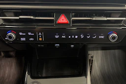 musta Kia Niro 2023 kuva 24.